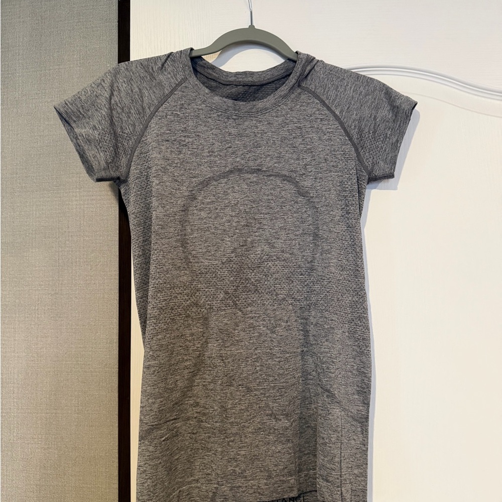 Lululemon top